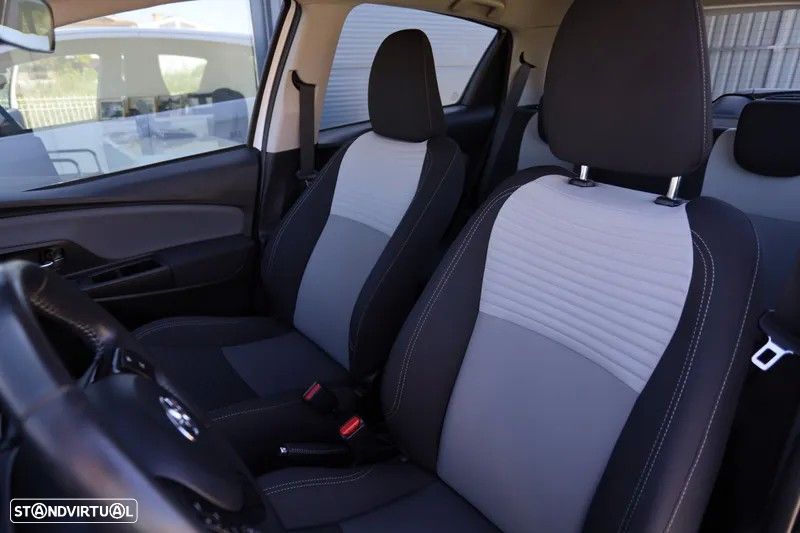 Toyota Yaris 1.5 HSD Comfort+Navi - 9