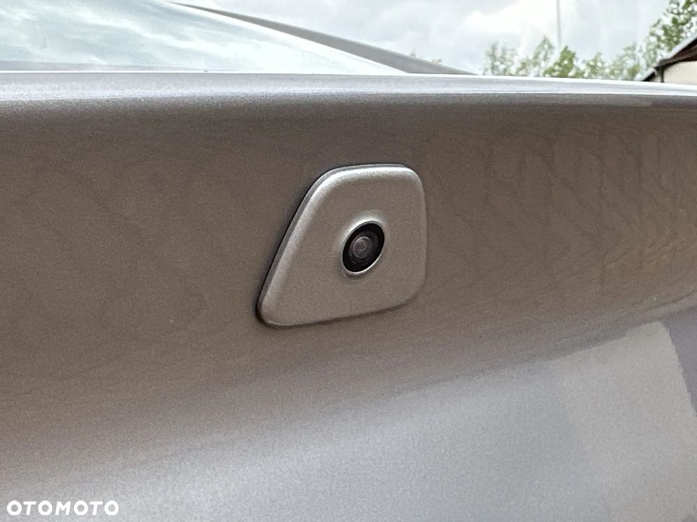 Hyundai Elantra 1.6 Comfort Premiere - 20
