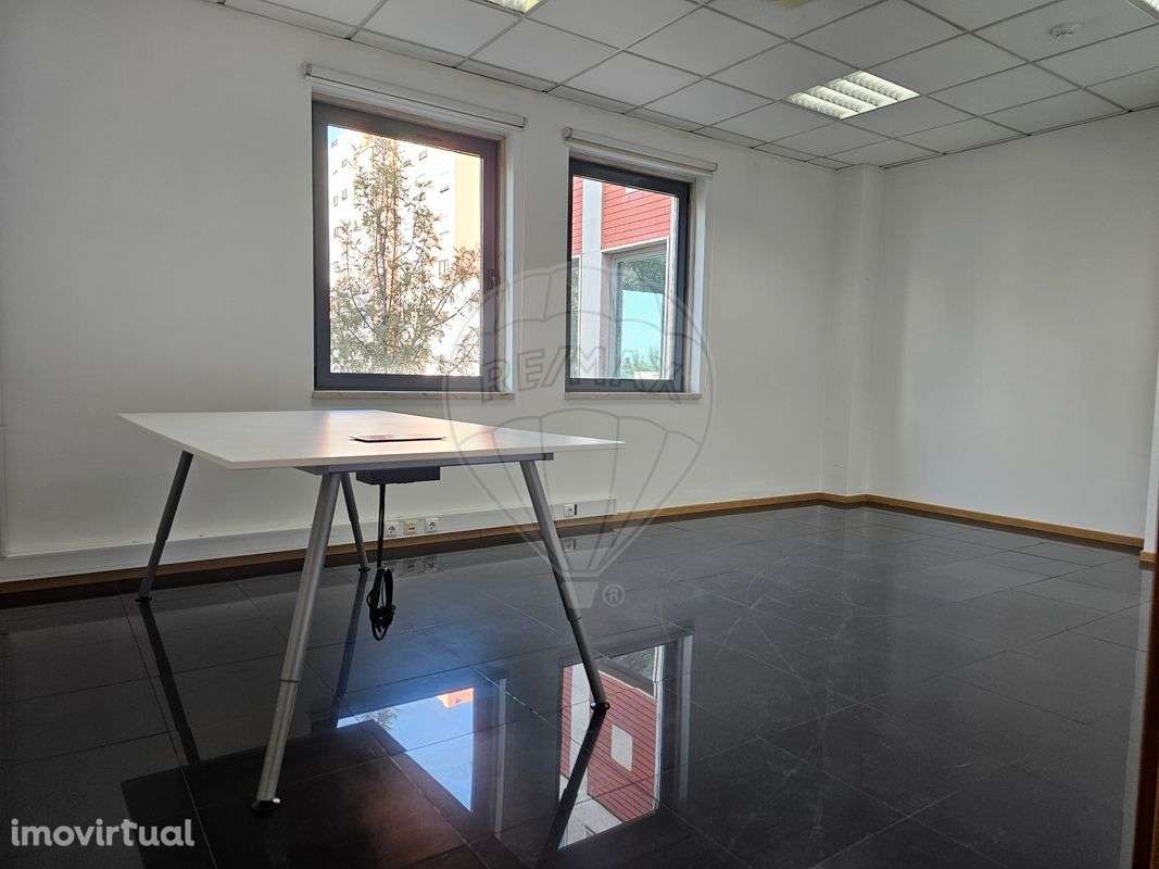 Escritório  para arrendamento - Grande imagem: 4/9