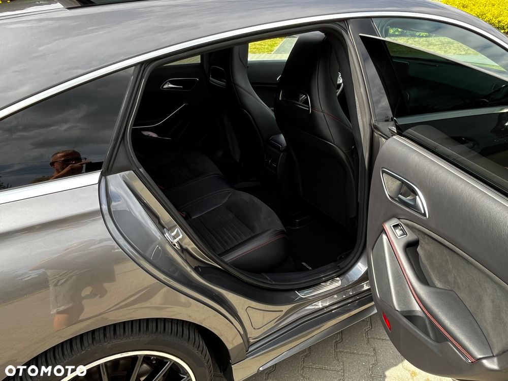 Mercedes-Benz CLA 250 4-Matic AMG Line - 15