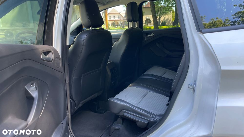 Ford Escape 2.0 EcoBoost AWD Titanium - 12