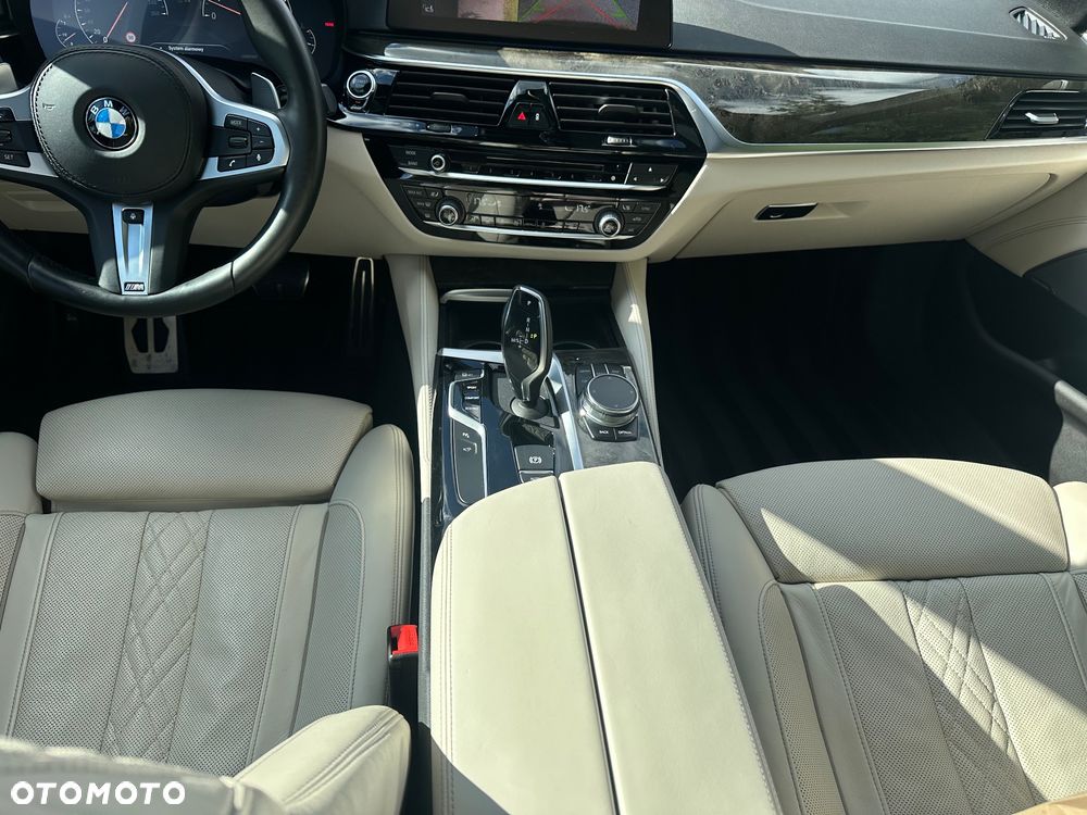 BMW Seria 5 540i xDrive M Sport sport - 36