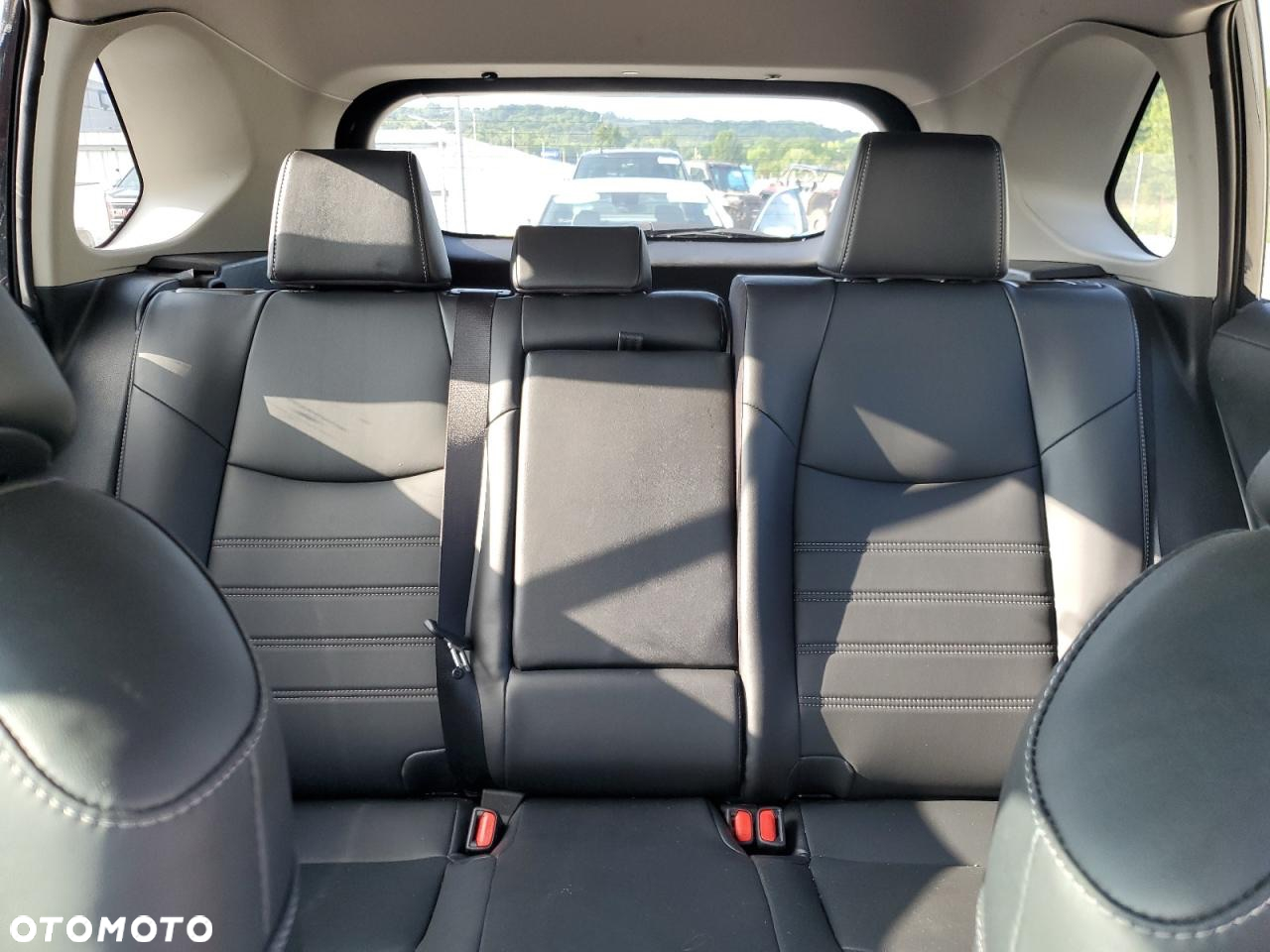 Toyota RAV4 - 9