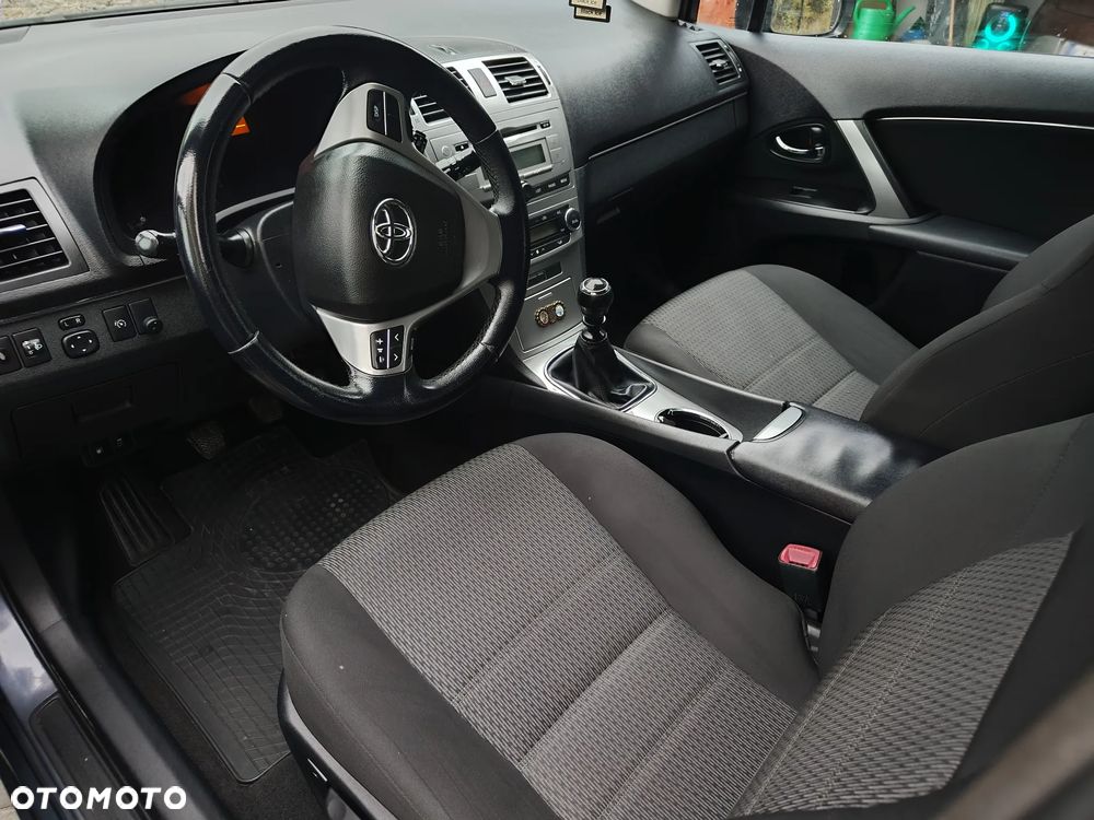 Toyota Avensis 2.0 D-4D Sol - 10