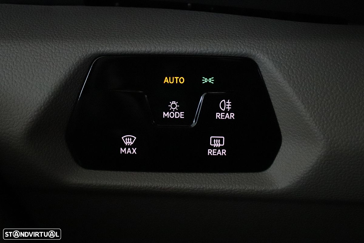 VW Multivan 1.5 TSI Life DSG - 16