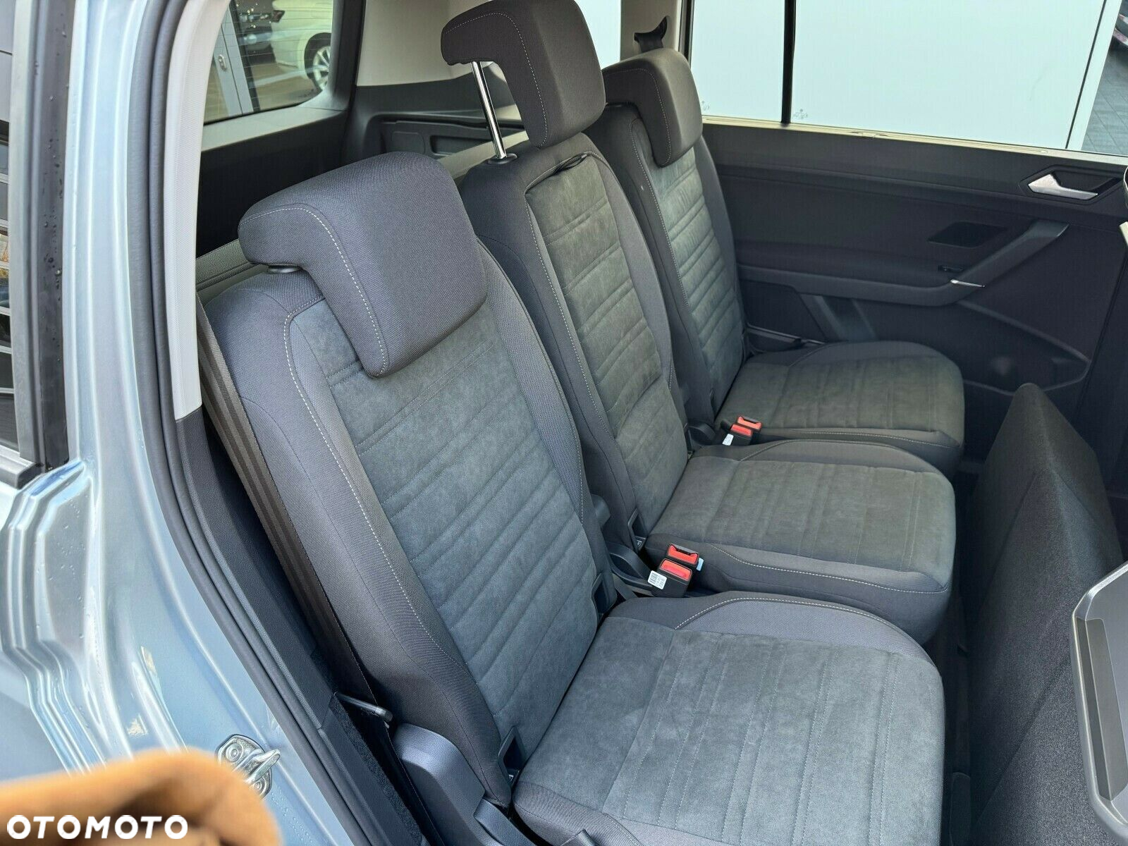 Volkswagen Touran - 12