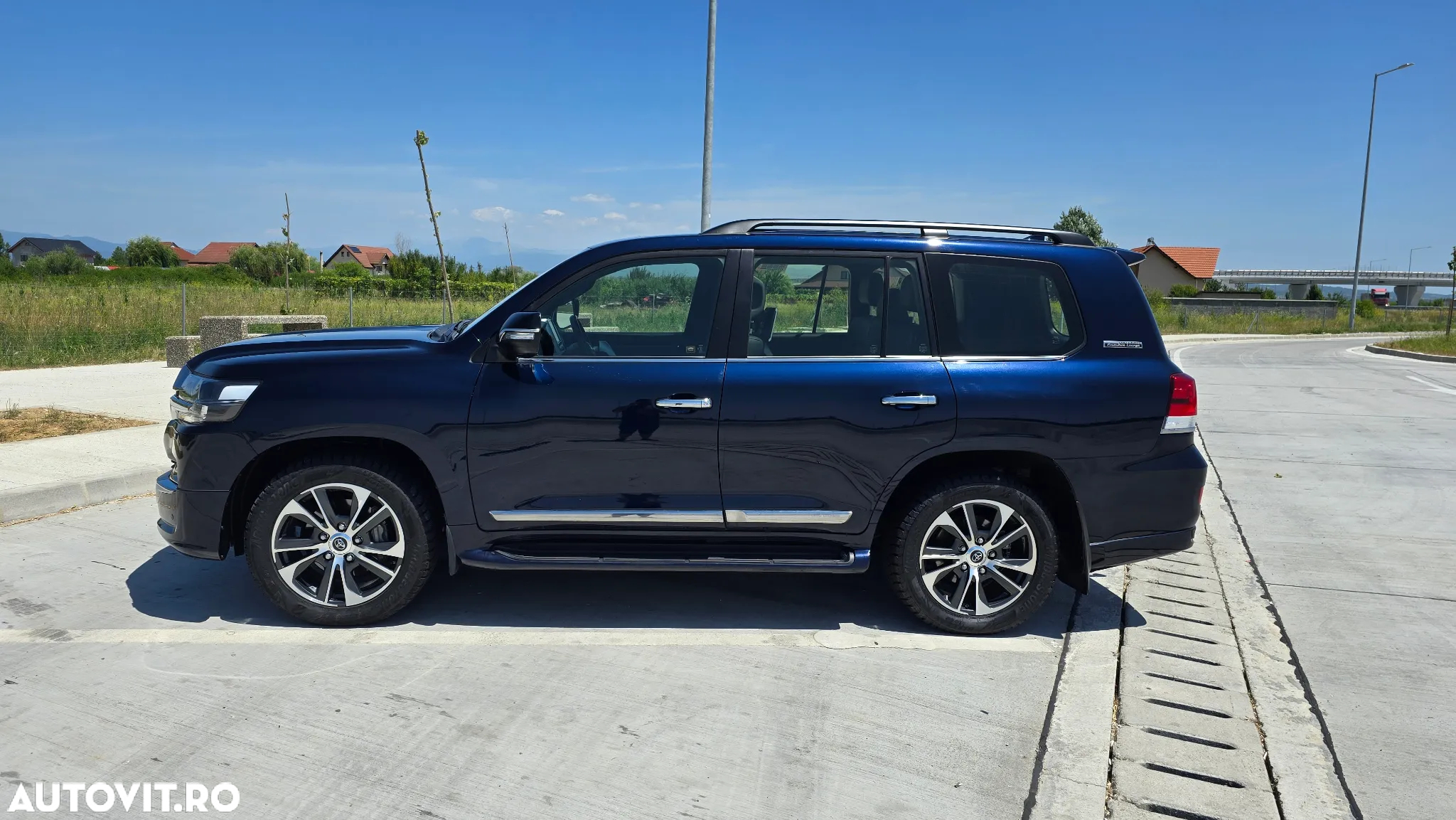 Toyota Land Cruiser - 4