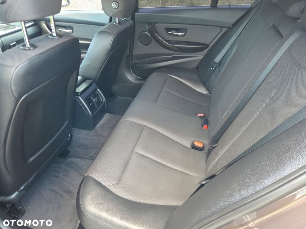 BMW Seria 3 316i Luxury Line - 17