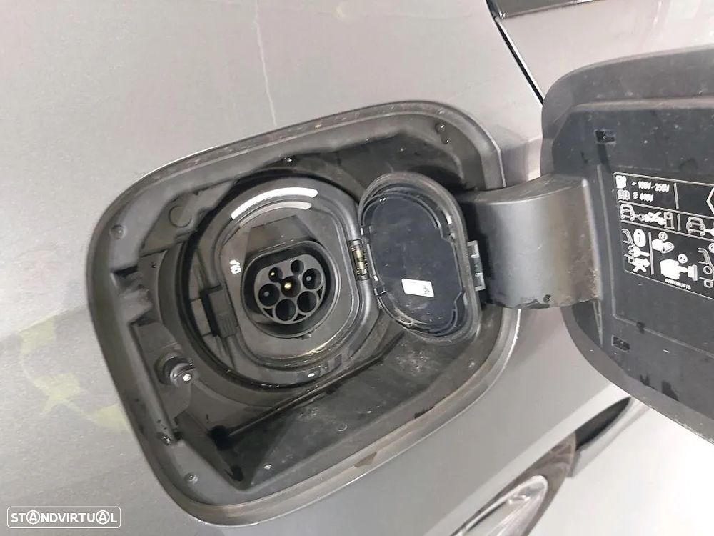 Mercedes-Benz A 250 e - 11