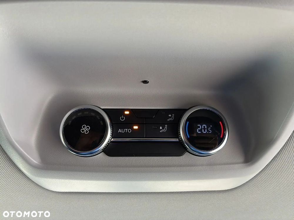 Volkswagen Caravelle - 31