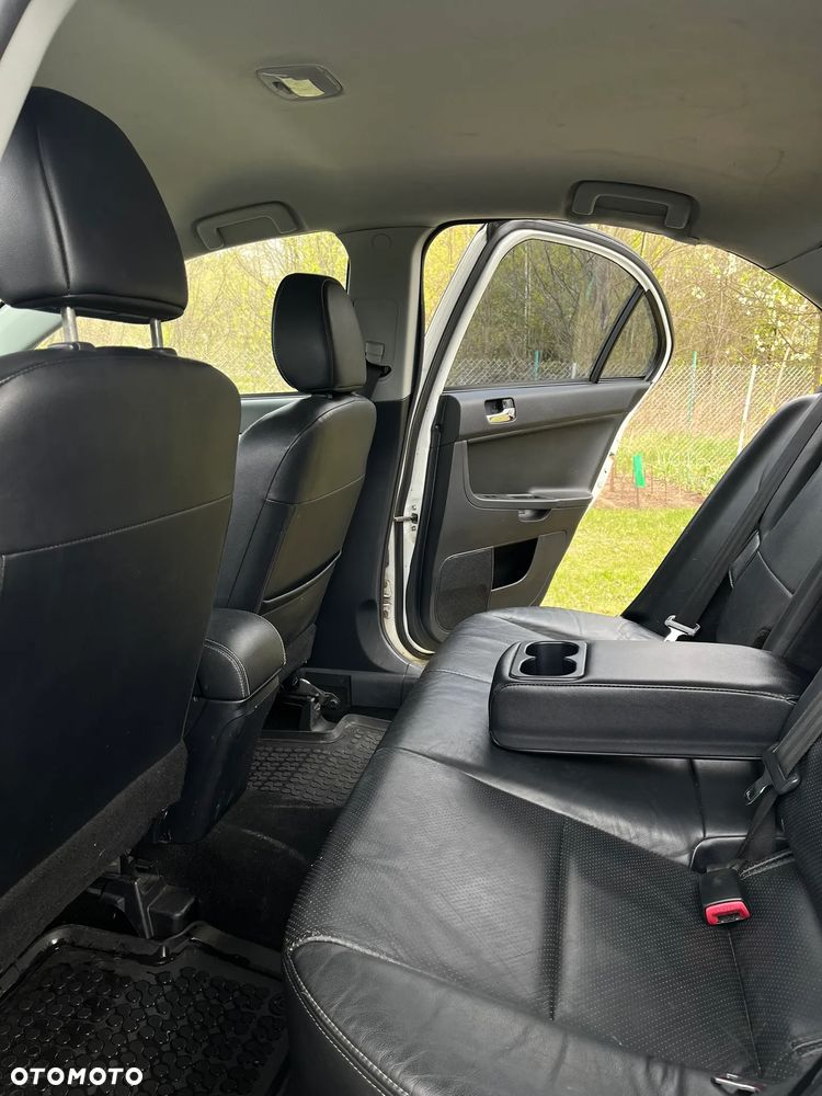 Mitsubishi Lancer - 23