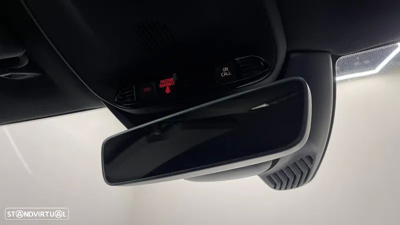 Volvo V40 2.0 D2 R-Design - 23