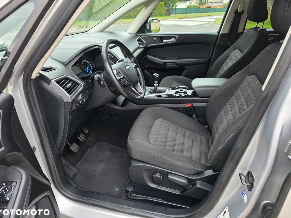 Ford Galaxy - 11