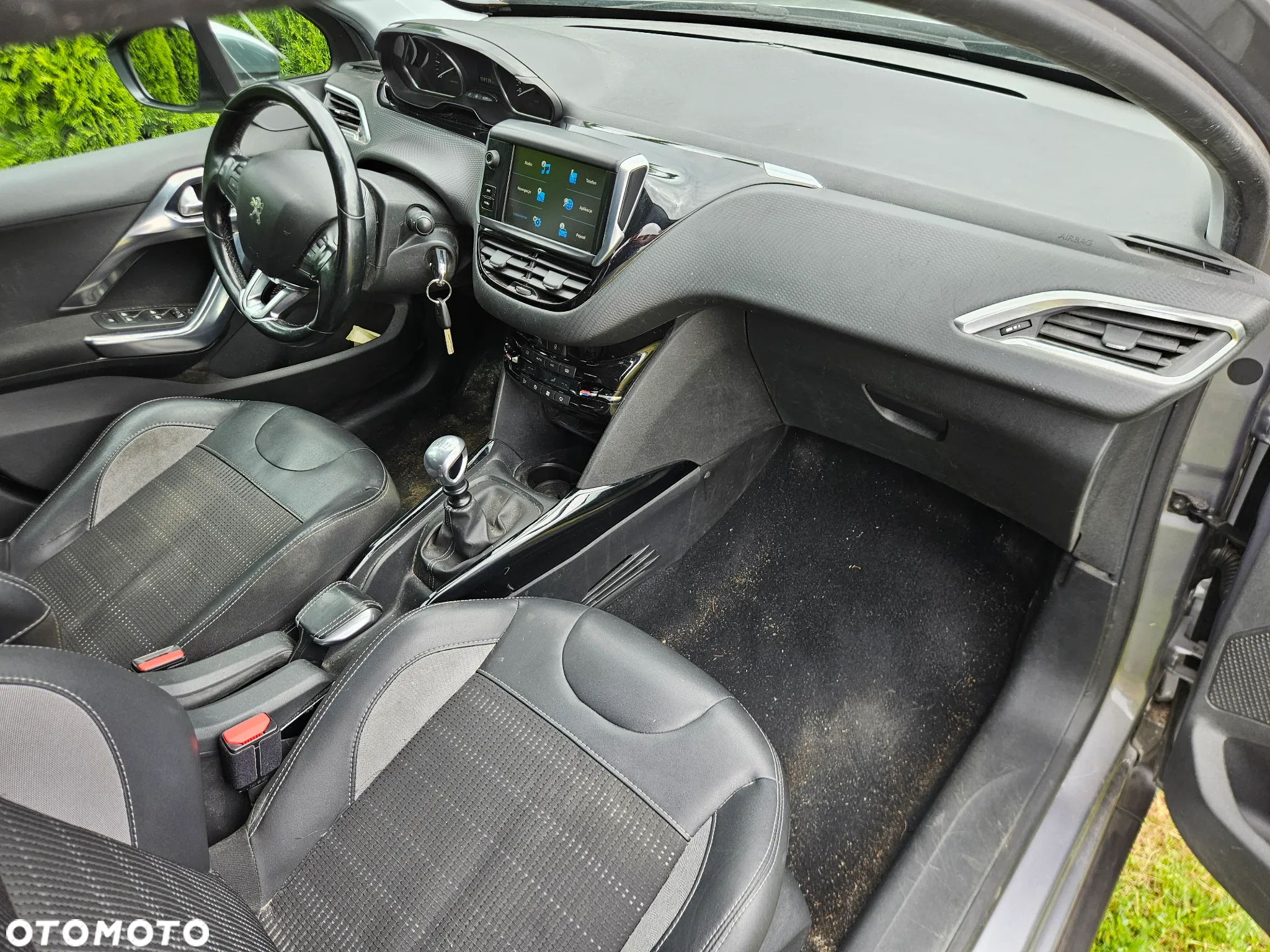 Peugeot 2008 1.2 PureTech Allure S&S - 11