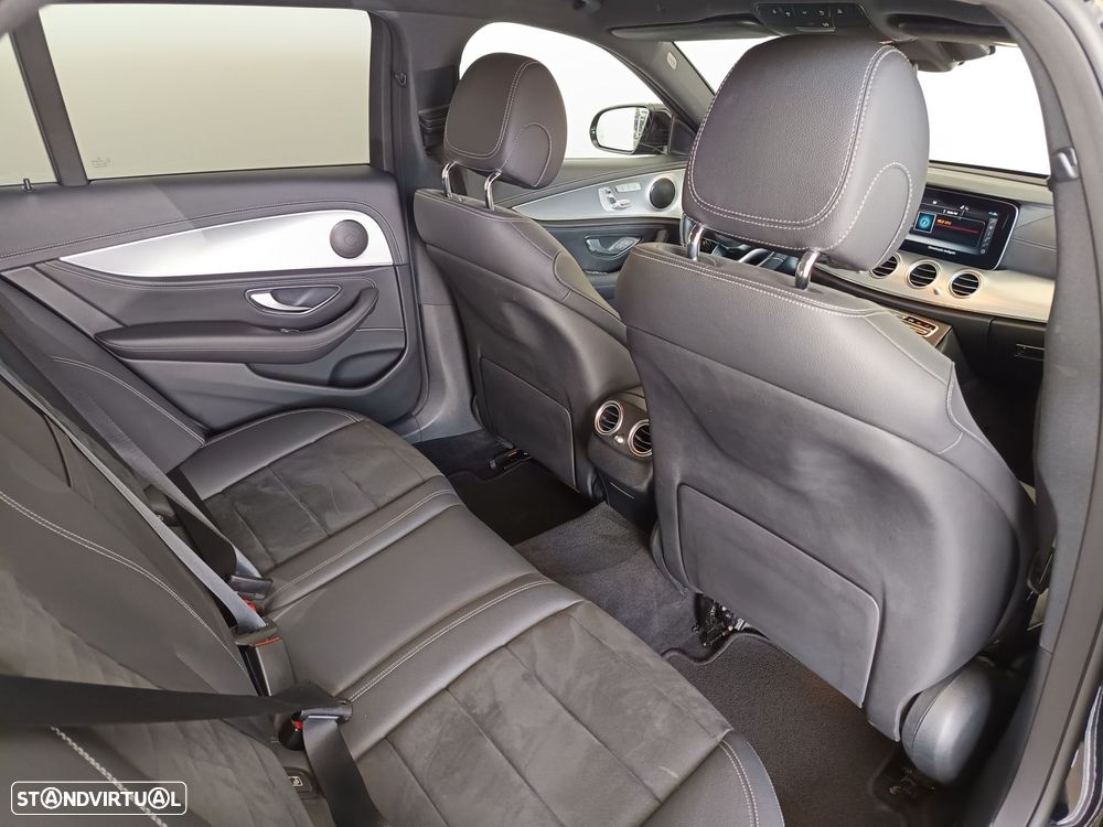 Mercedes-Benz E 300 de AMG Line - 39