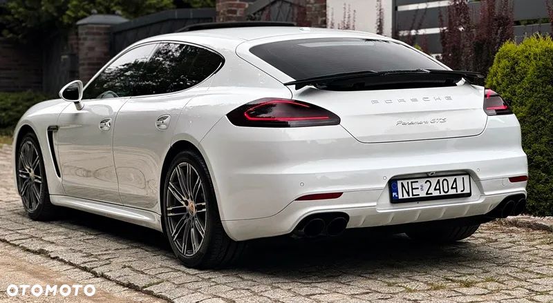 Porsche Panamera GTS PDK - 17