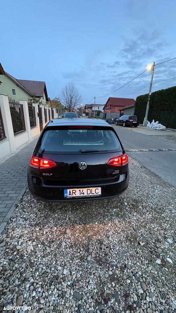 Volkswagen Golf - 32