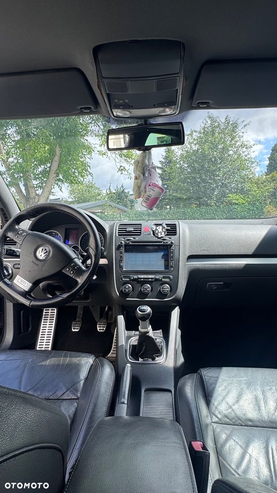 Volkswagen Golf - 4