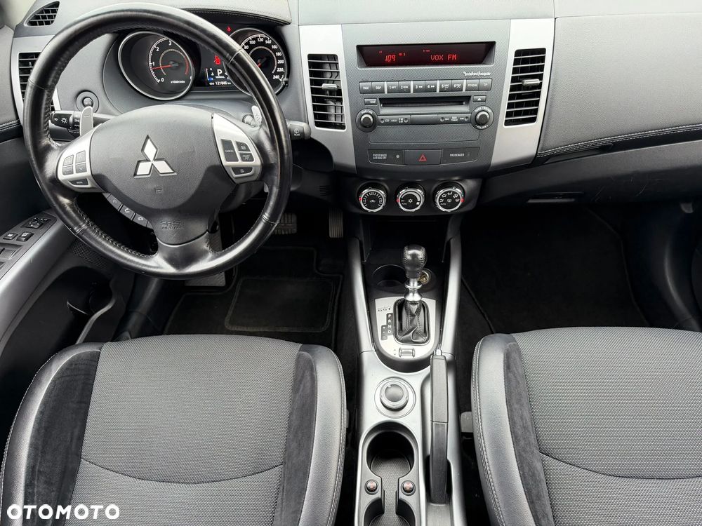 Mitsubishi Outlander - 20