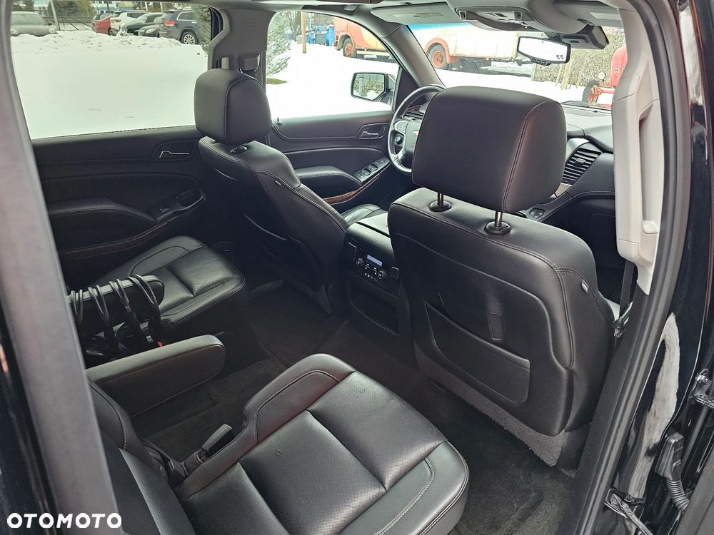 Chevrolet Suburban - 23