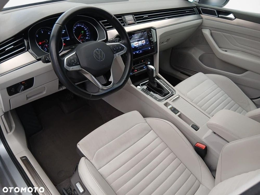 Volkswagen Passat 2.0 TDI Elegance DSG - 11