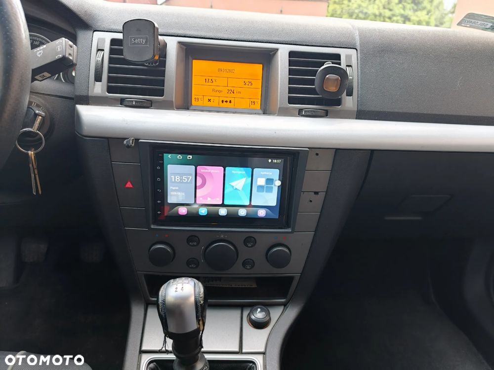 Opel Vectra 1.8 CDX - 14