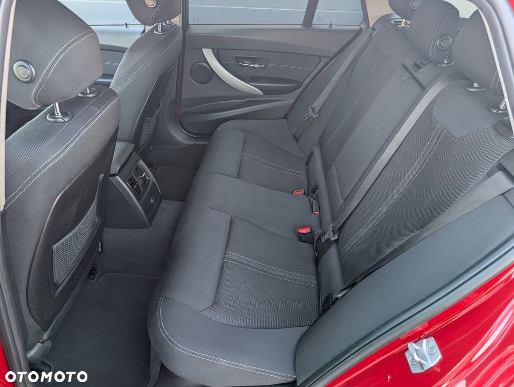 BMW Seria 3 320d Advantage - 10