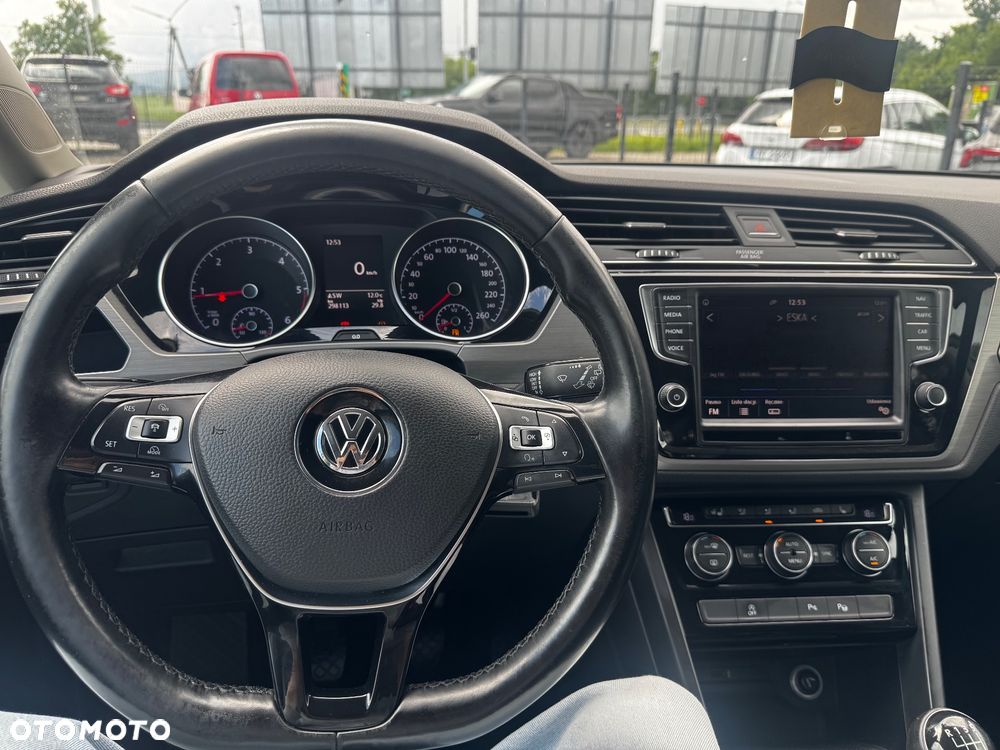 Volkswagen Touran 2.0 TDI SCR (BlueMotion Technology) Highline - 33