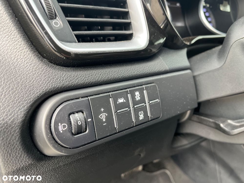 Kia XCeed 1.4 T-GDI OPF DCT7 PLATINUM EDITION - 19