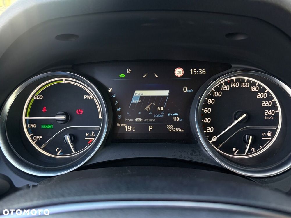Toyota Camry 2.5 Hybrid Comfort CVT - 18