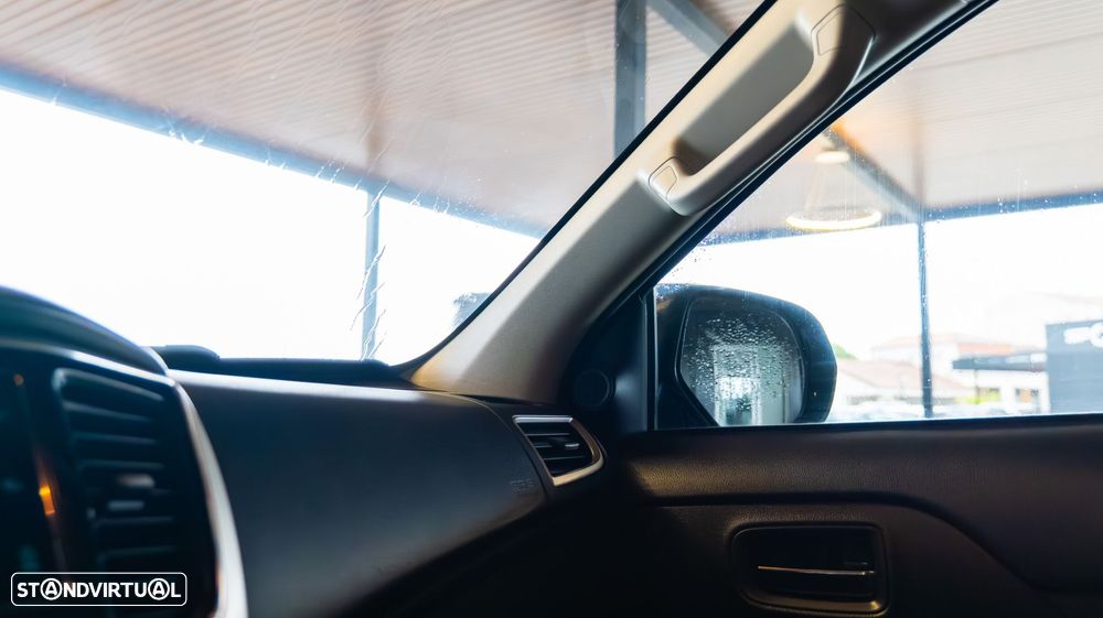 Mitsubishi L200 2.3 DI-D Strakar CD Intense 4WD - 21