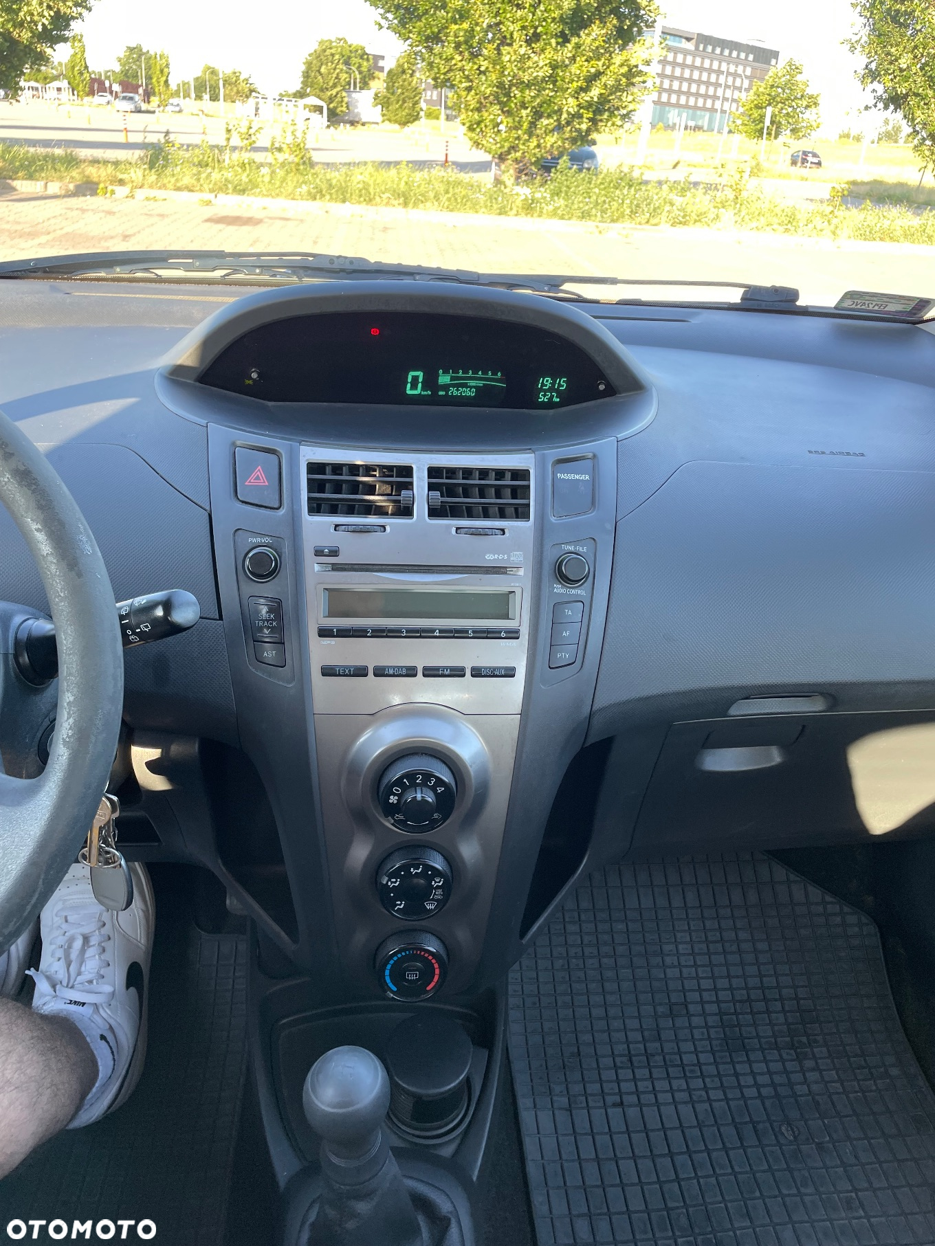 Toyota Yaris 1.0 Terra - 14
