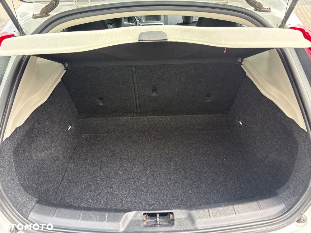 Volvo V40 D2 Summum - 23