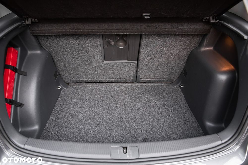 Volkswagen Golf Plus 1.6 Comfortline - 26