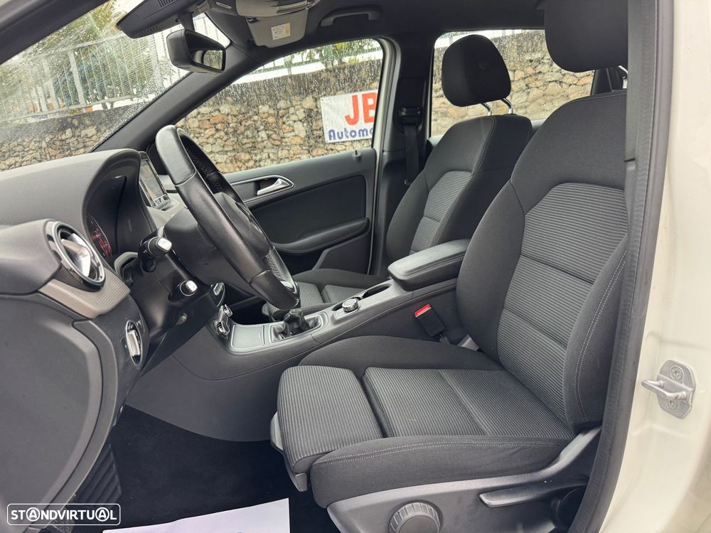 Mercedes-Benz B 180 d Edition - 9