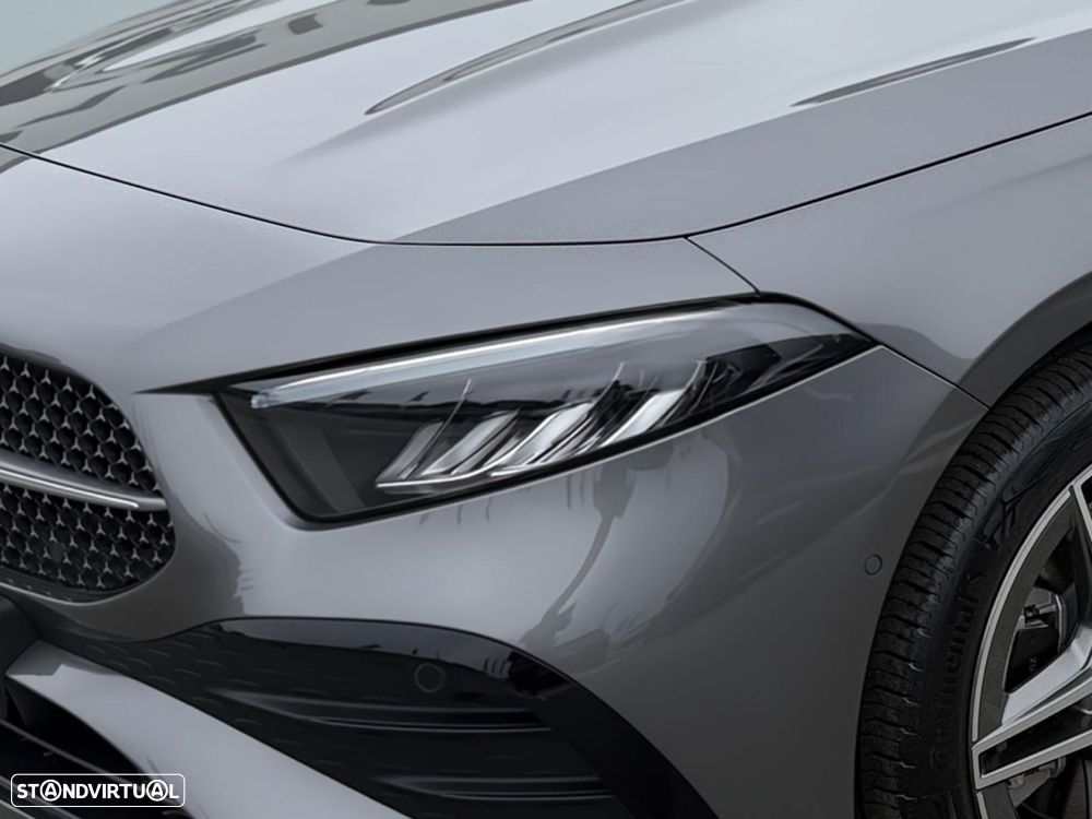 Mercedes-Benz a-250-limousine e - 2