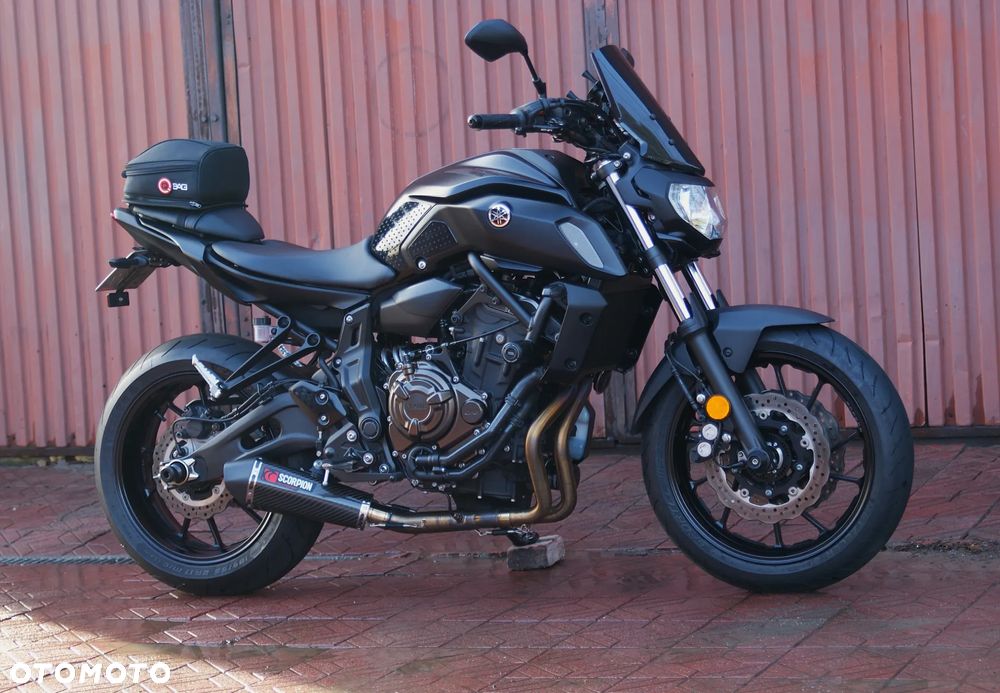 Yamaha MT - 4