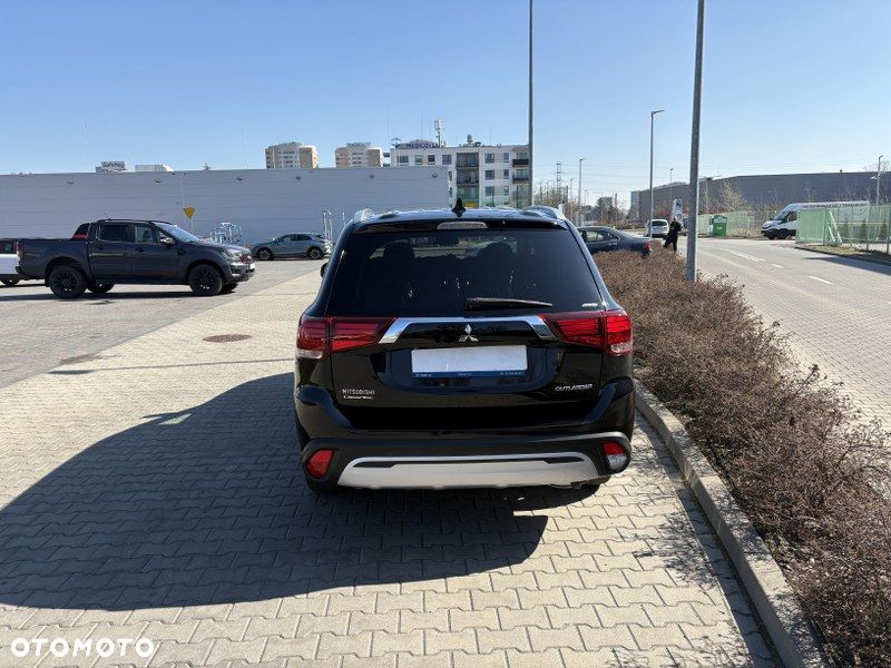 Mitsubishi Outlander 2.0 Intense + SDA 4WD CVT - 34