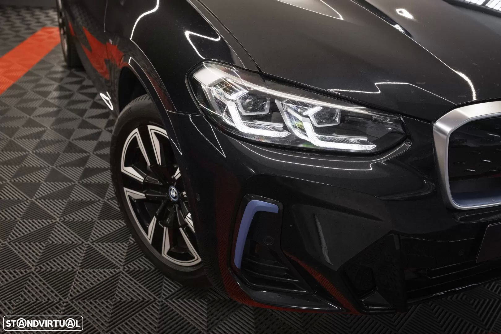 BMW iX3 M Sport Impressive - 4