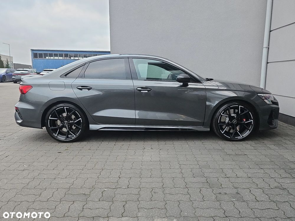 Audi RS3 Limousine - 6