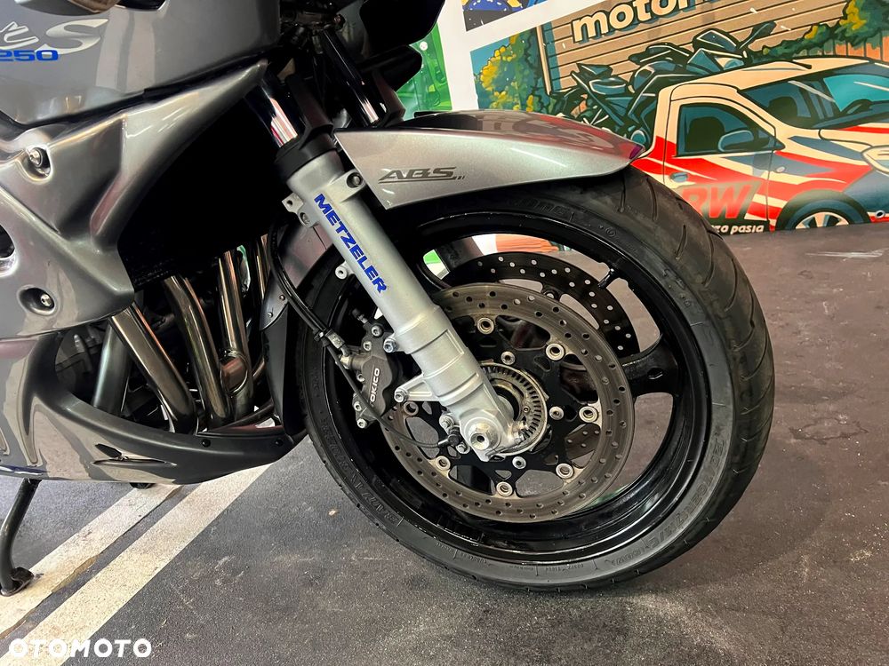 Suzuki Bandit - 7
