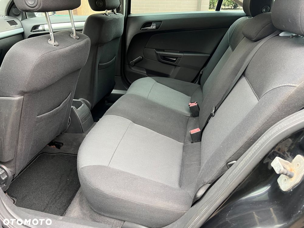 Opel Astra 1.9 CDTI DPF Sport - 31