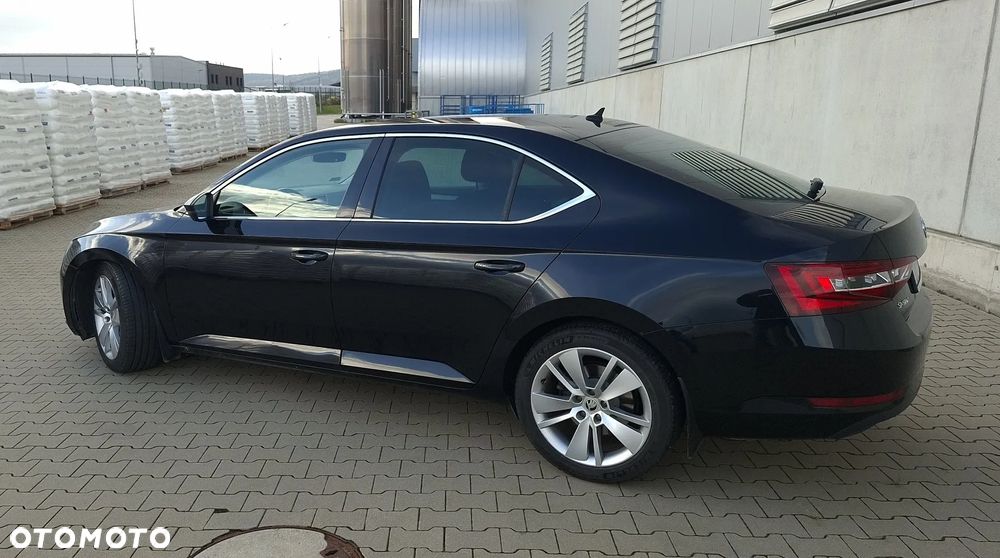 Skoda Superb 2.0 TDI Style - 4