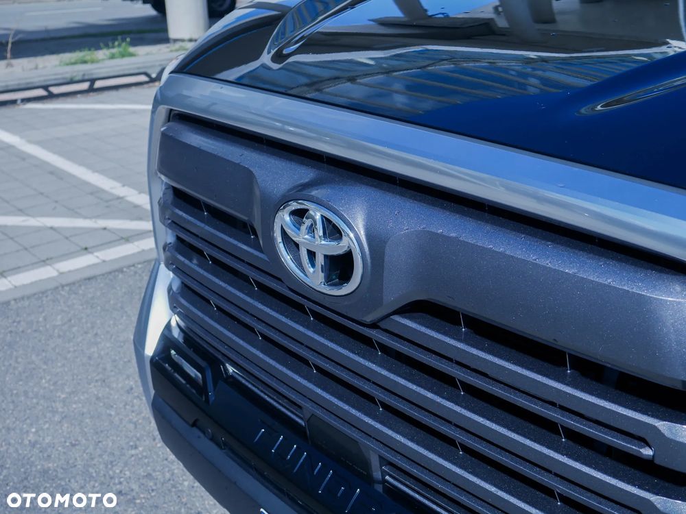 Toyota Tundra - 16