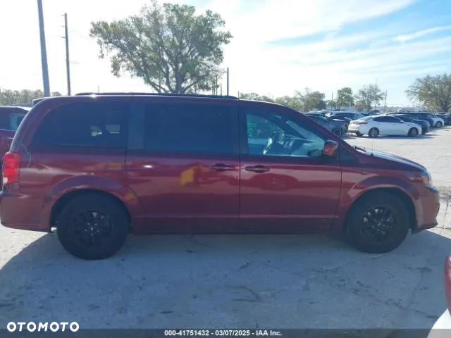 Dodge Grand Caravan - 8