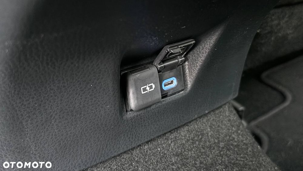 Toyota Camry 2.5 Hybrid Comfort CVT - 23