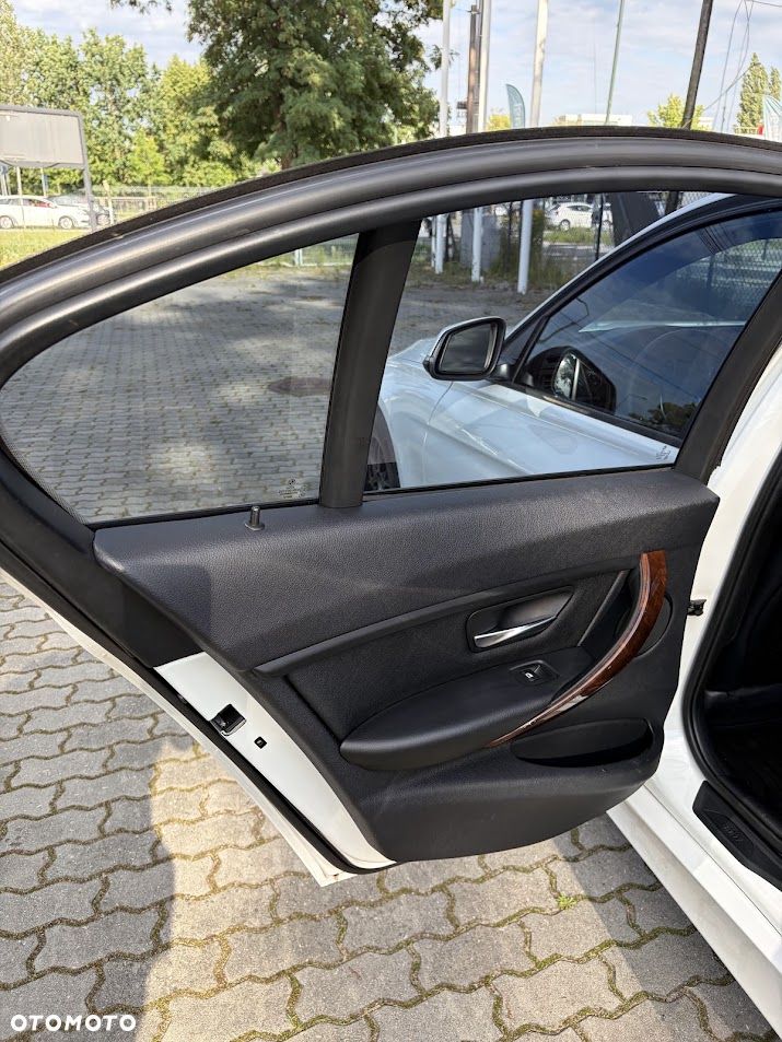BMW Seria 3 - 22