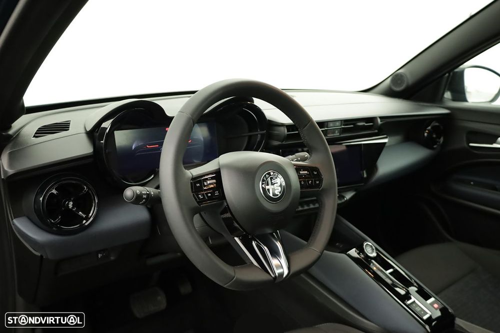 Alfa Romeo Junior Elletrica 50 kWh - 8