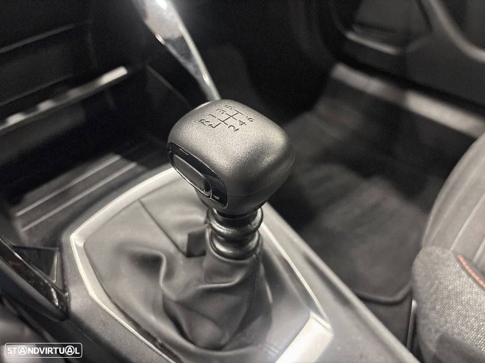 Peugeot 2008 1.2 PureTech Active Pack - 19