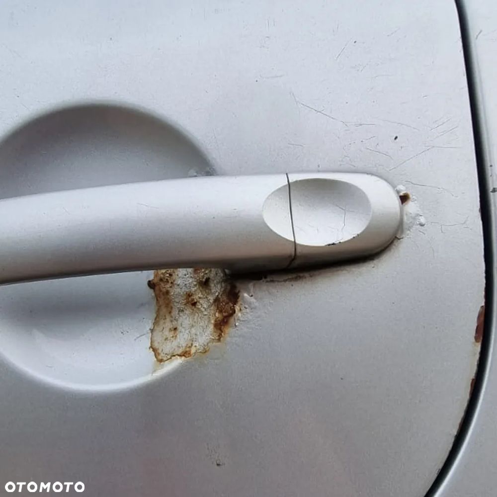 Volkswagen Touran - 11